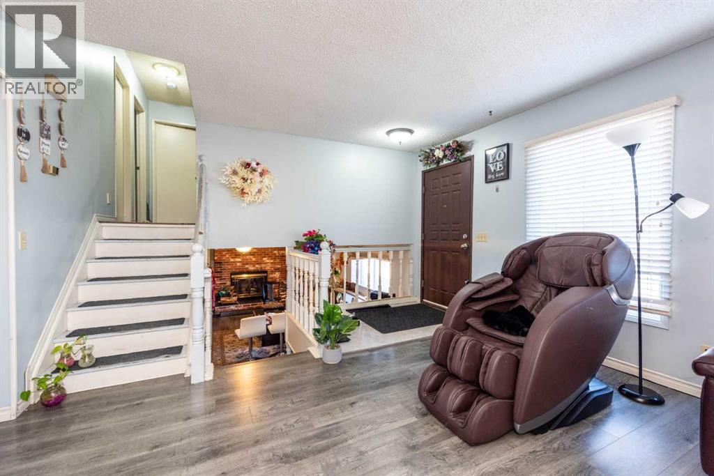 304 Whitefield Drive Ne, Calgary, Alberta  T1Y 5J3 - Photo 4 - A2266113