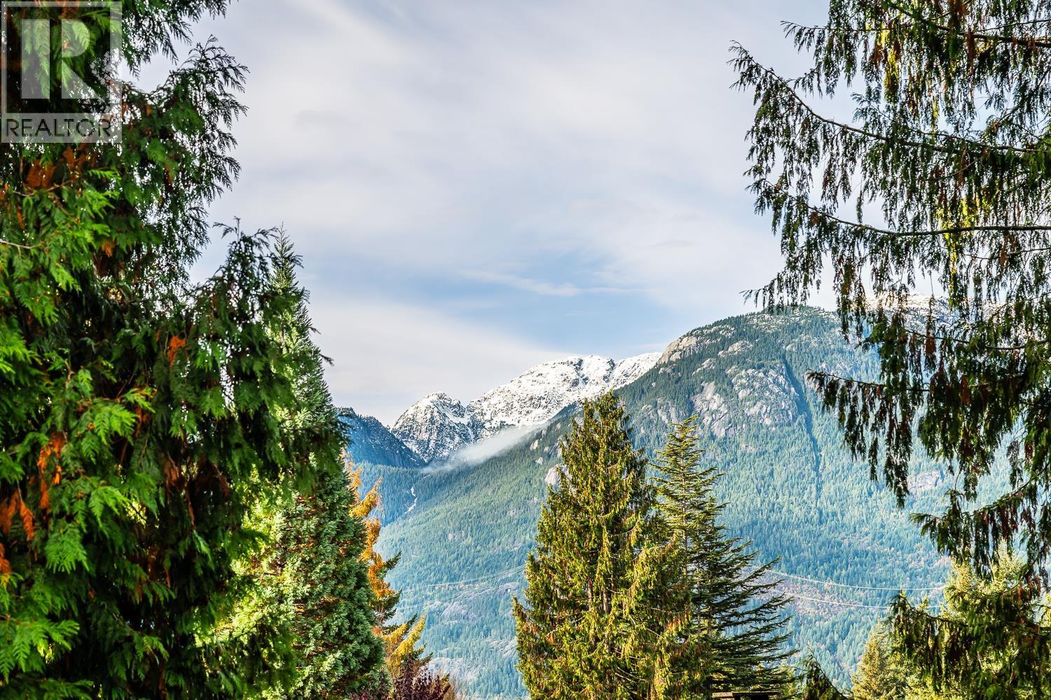 2548 Montrose Way, Squamish, British Columbia  V0N 1T0 - Photo 3 - R3064953