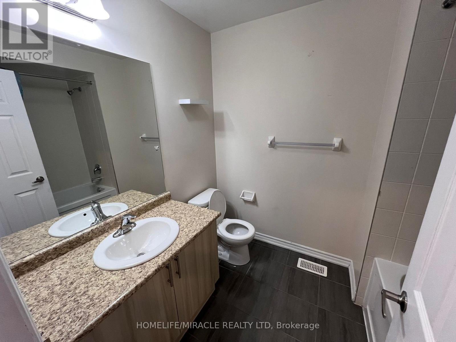 54 Agava Street, Brampton, Ontario  L7A 4S4 - Photo 10 - W12526352