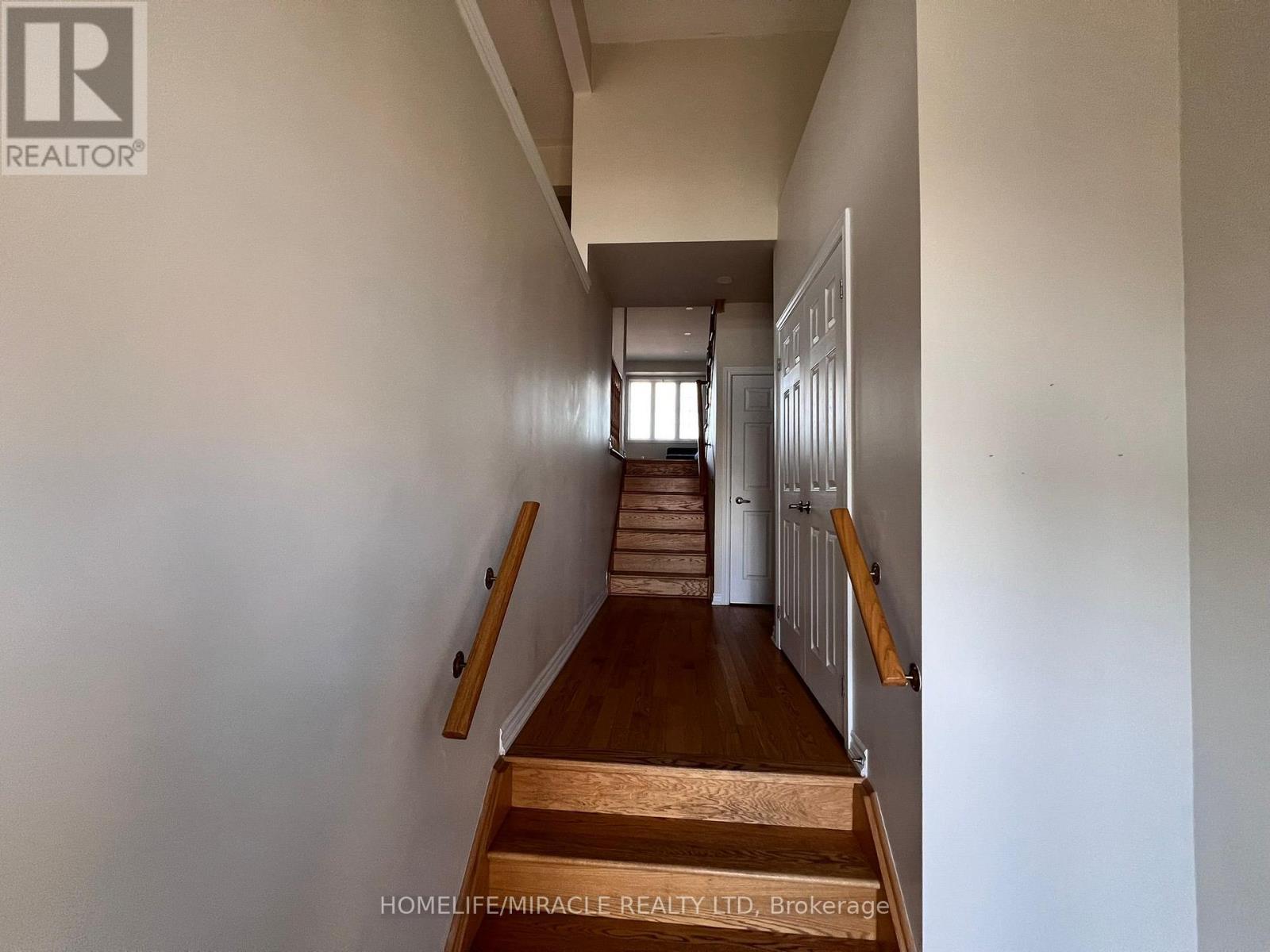 54 Agava Street, Brampton, Ontario  L7A 4S4 - Photo 2 - W12526352