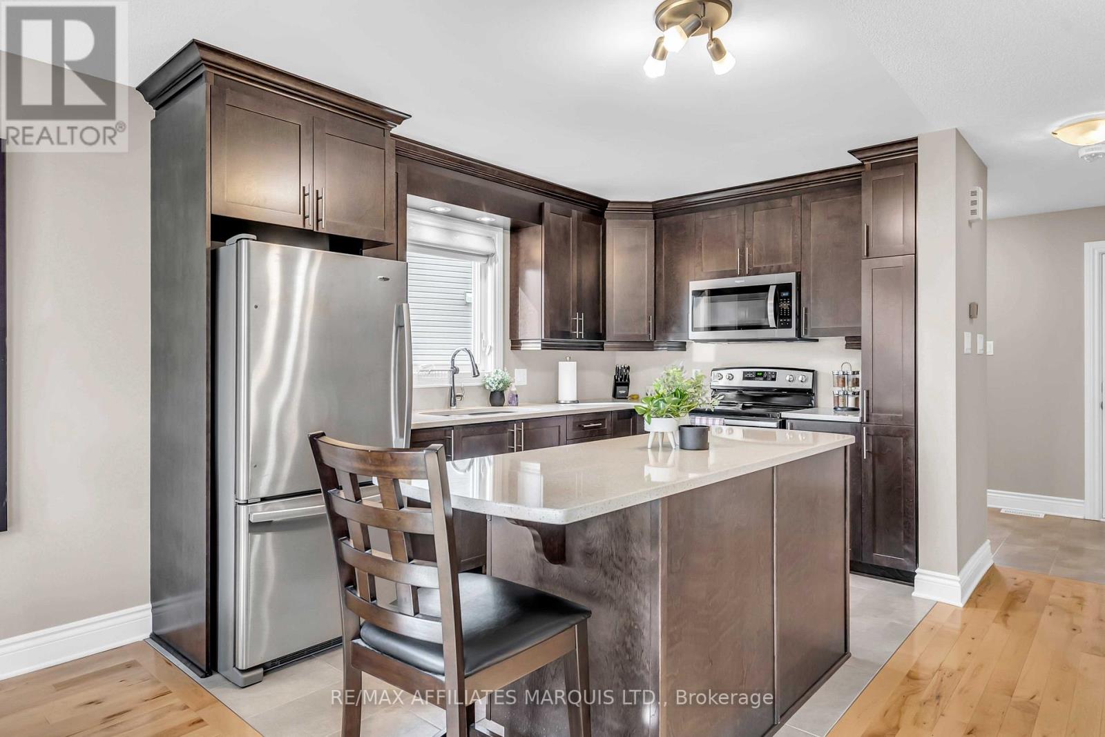 1101 Clement Court, Cornwall, Ontario  K6H 4N1 - Photo 3 - X12526368