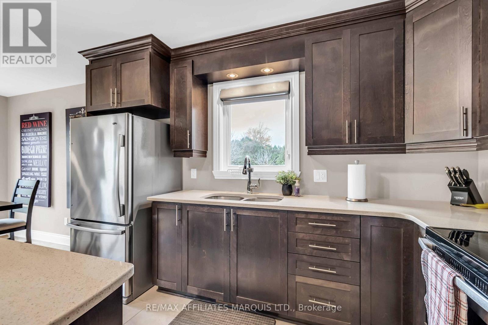 1101 Clement Court, Cornwall, Ontario  K6H 4N1 - Photo 5 - X12526368