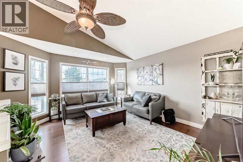 115 Sunridge Crescent Nw, Airdrie, Alberta  T4B 2G5 - Photo 7 - A2266060