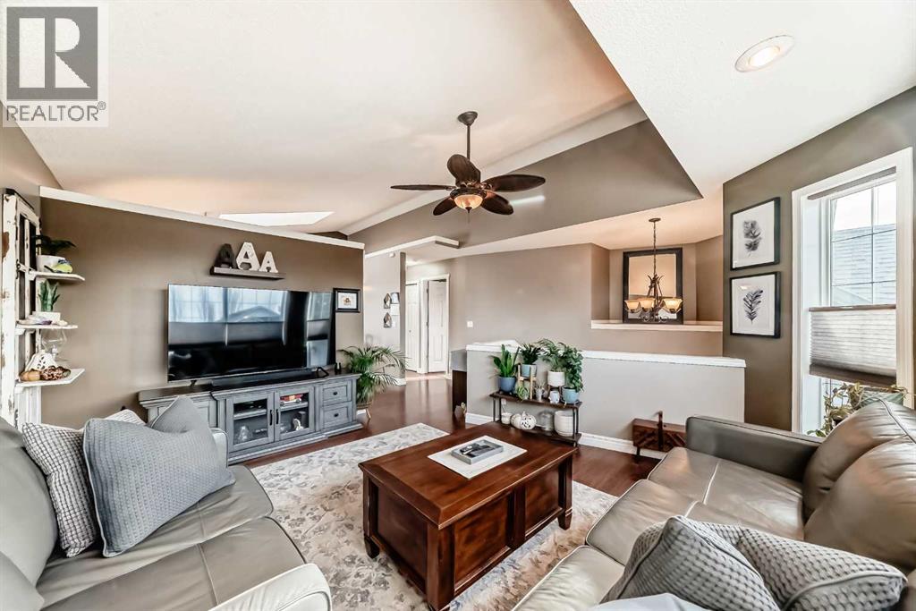 115 Sunridge Crescent Nw, Airdrie, Alberta  T4B 2G5 - Photo 11 - A2266060