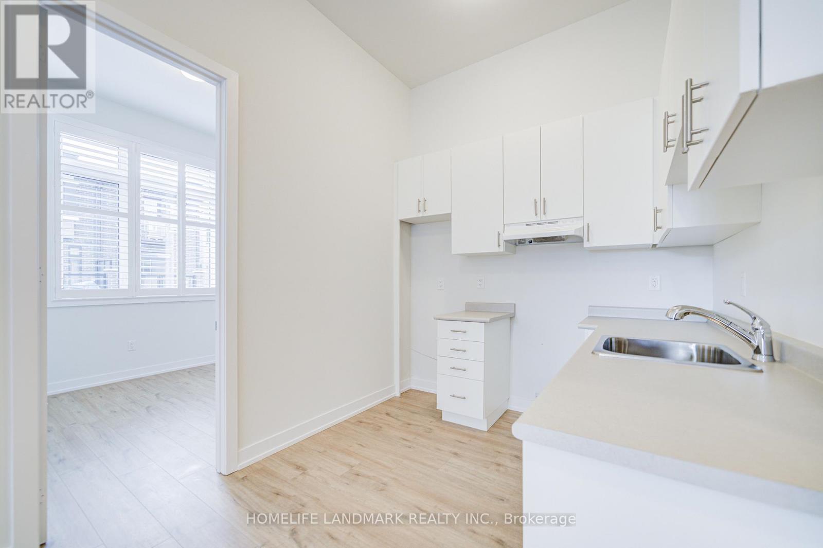 Coach House - 33 Golden Fern Street, Markham, Ontario  L6B 0V3 - Photo 10 - N12526356