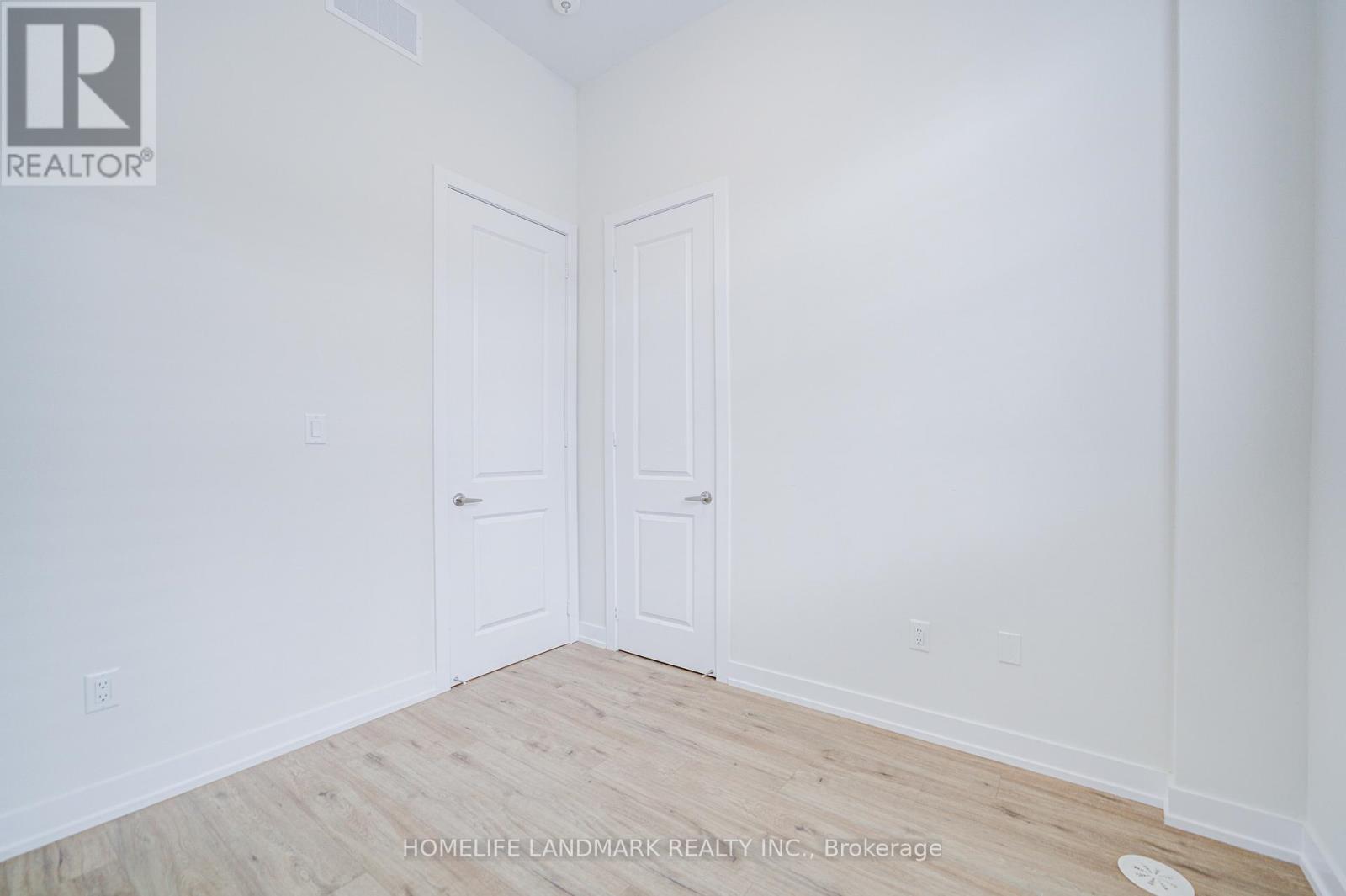 Coach House - 33 Golden Fern Street, Markham, Ontario  L6B 0V3 - Photo 12 - N12526356