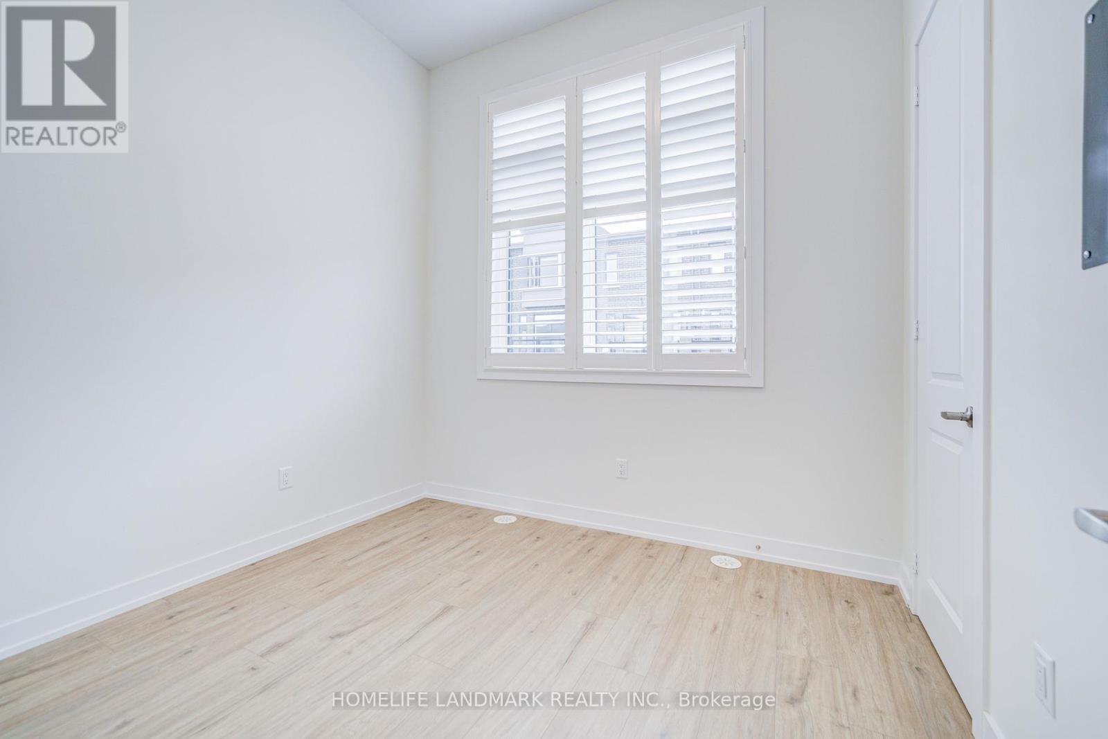 Coach House - 33 Golden Fern Street, Markham, Ontario  L6B 0V3 - Photo 13 - N12526356