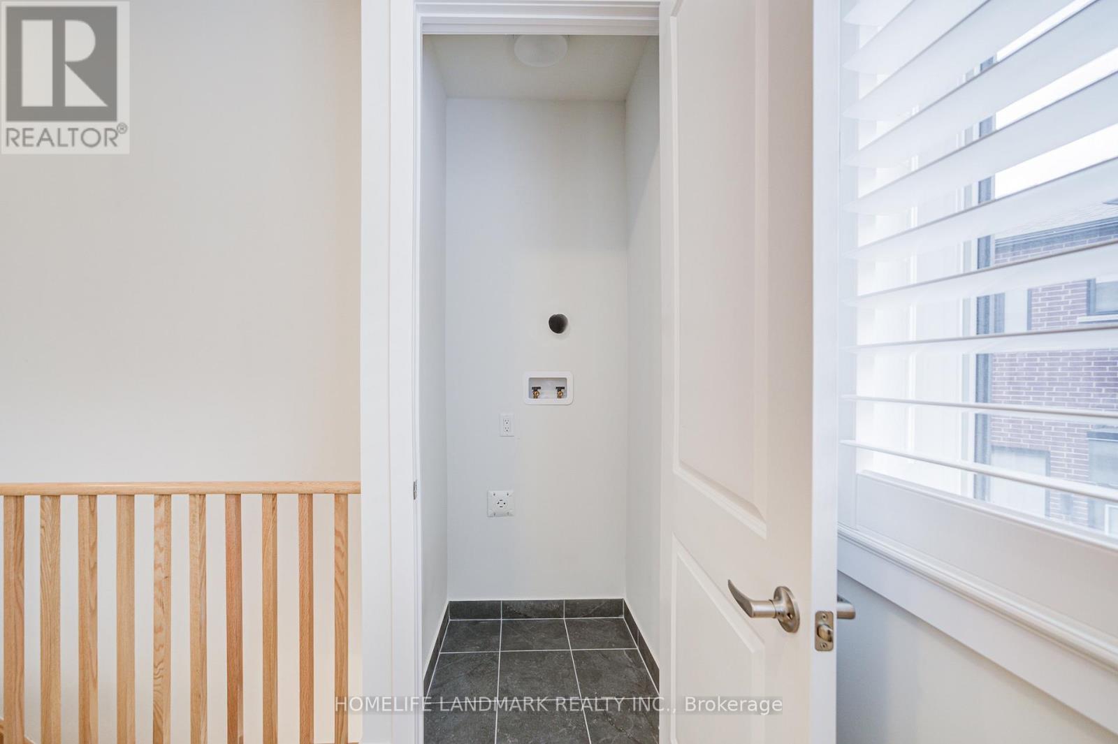 Coach House - 33 Golden Fern Street, Markham, Ontario  L6B 0V3 - Photo 15 - N12526356