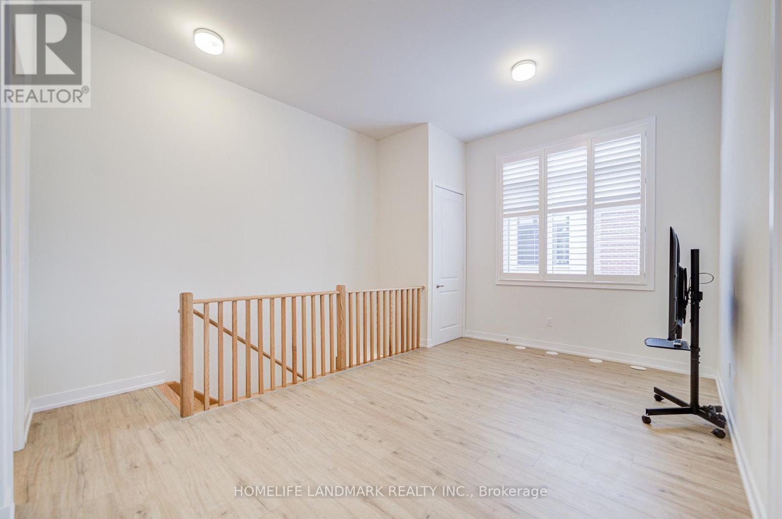 Coach House - 33 Golden Fern Street, Markham, Ontario  L6B 0V3 - Photo 6 - N12526356