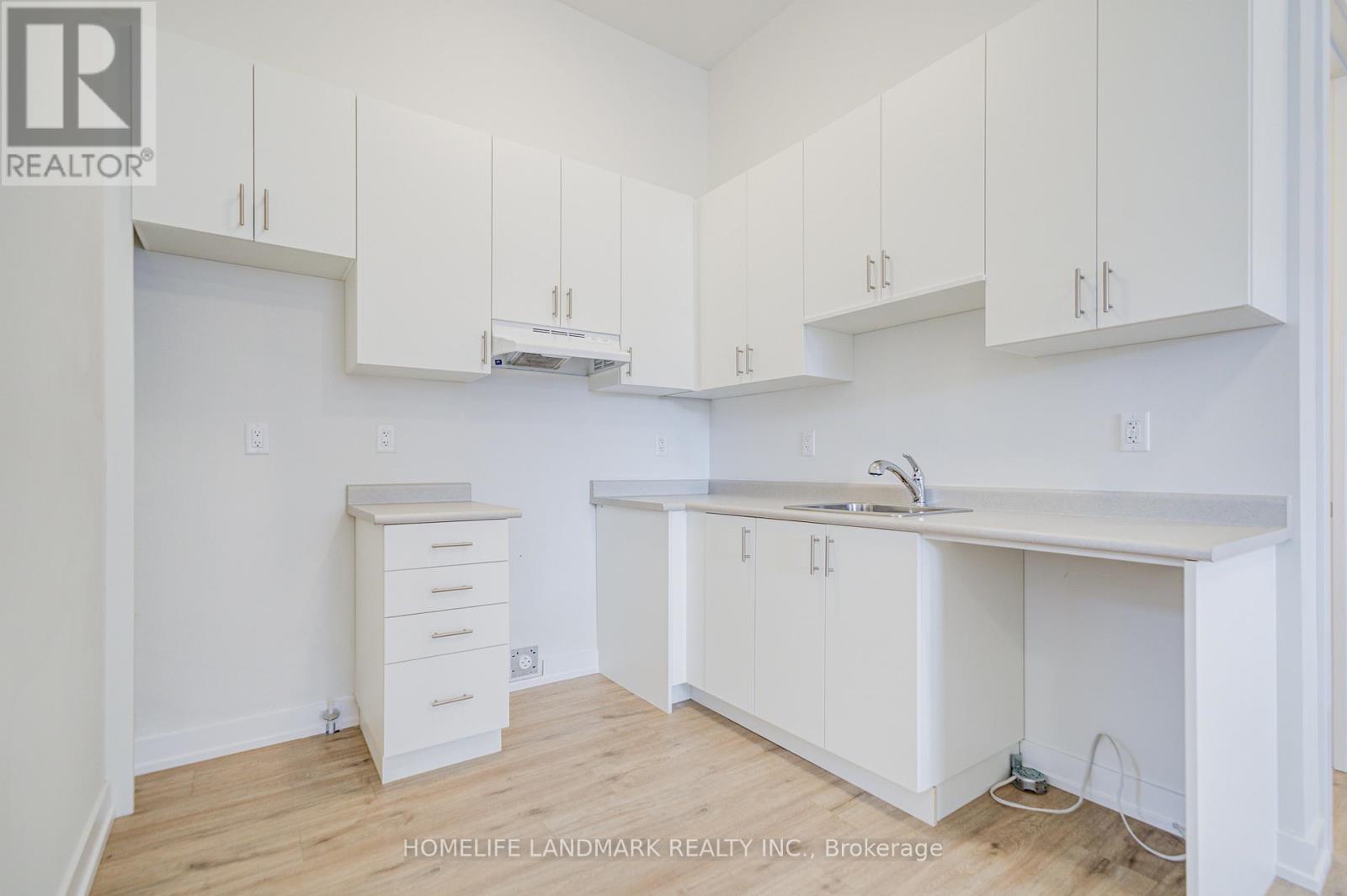 Coach House - 33 Golden Fern Street, Markham, Ontario  L6B 0V3 - Photo 9 - N12526356