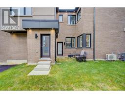 COACH HOUSE - 33 GOLDEN FERN STREET, Markham, Ontario