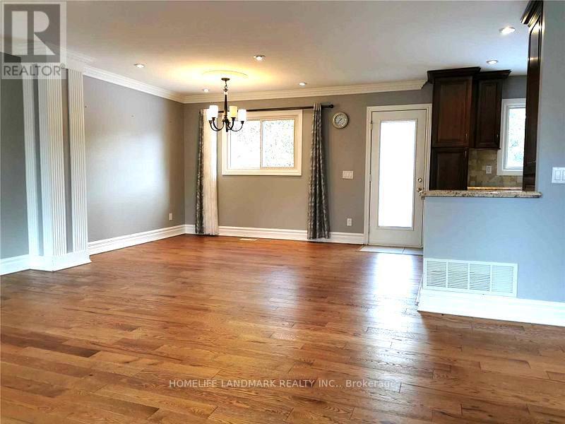 44 Sir Bedevere Place, Markham, Ontario  L3P 2W4 - Photo 5 - N12526358