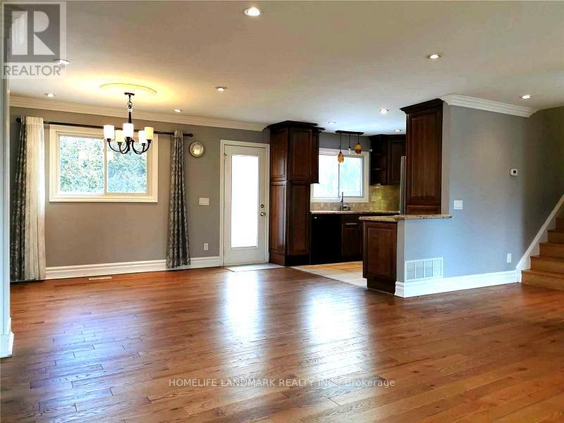 44 Sir Bedevere Place, Markham, Ontario  L3P 2W4 - Photo 6 - N12526358