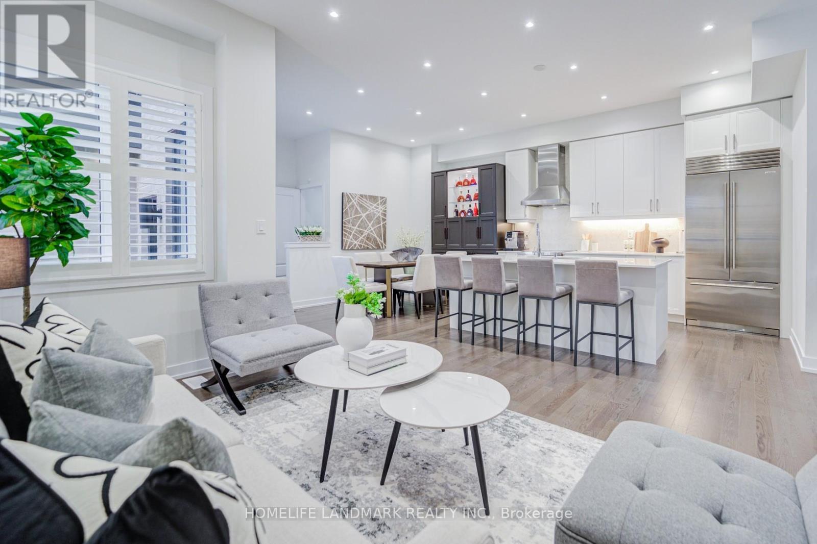 MAIN HOUSE - 33 GOLDEN FERN STREET, Markham, Ontario