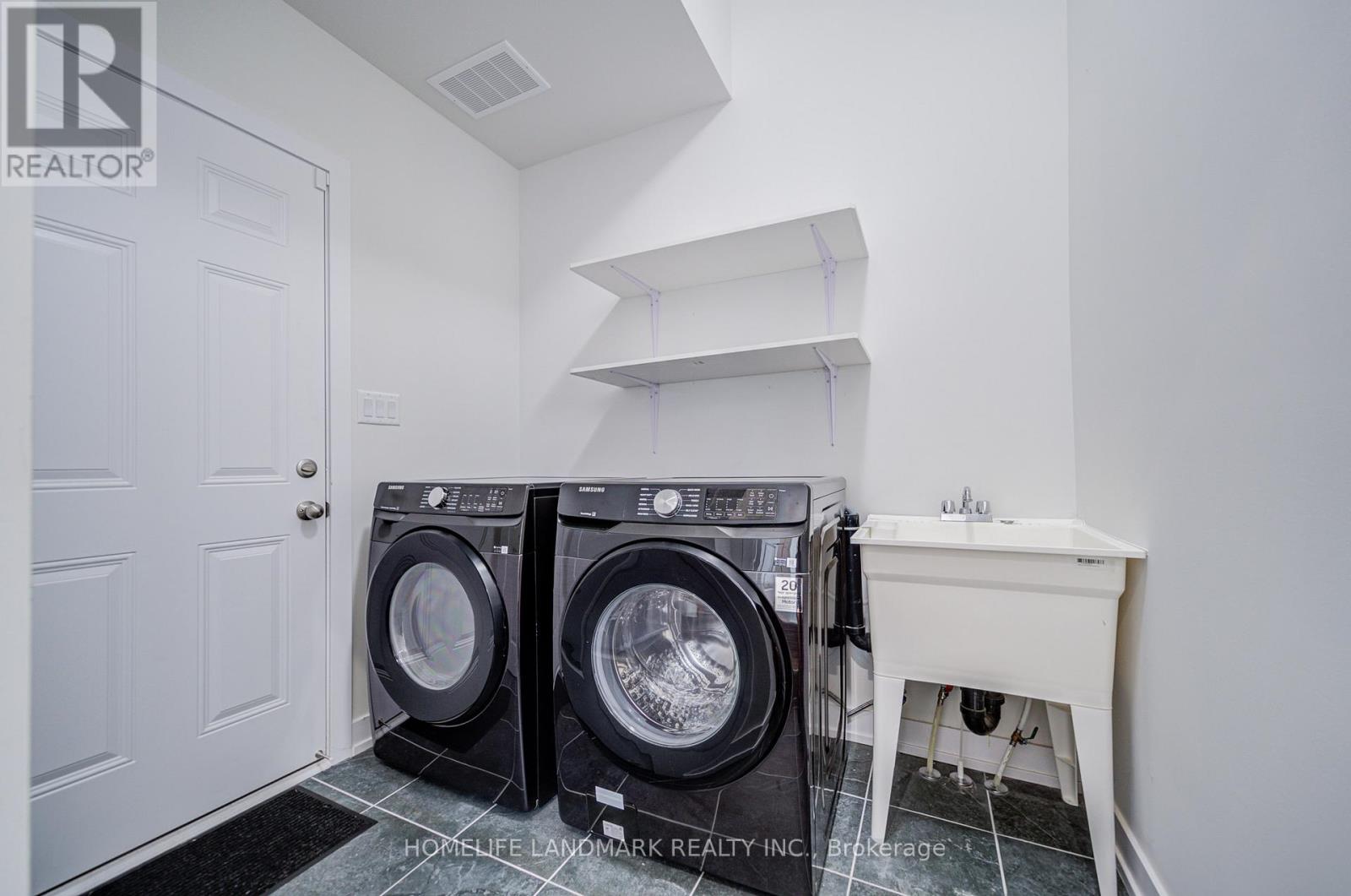 Main House - 33 Golden Fern Street, Markham, Ontario  L6B 0V3 - Photo 23 - N12526360