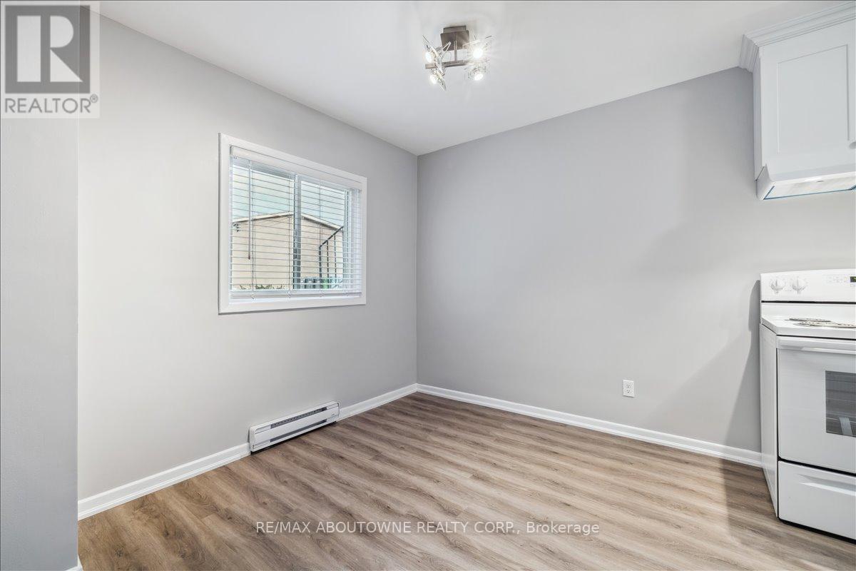 1 - 2350 Queensway Drive, Burlington, Ontario  L7R 3T3 - Photo 14 - W12526372