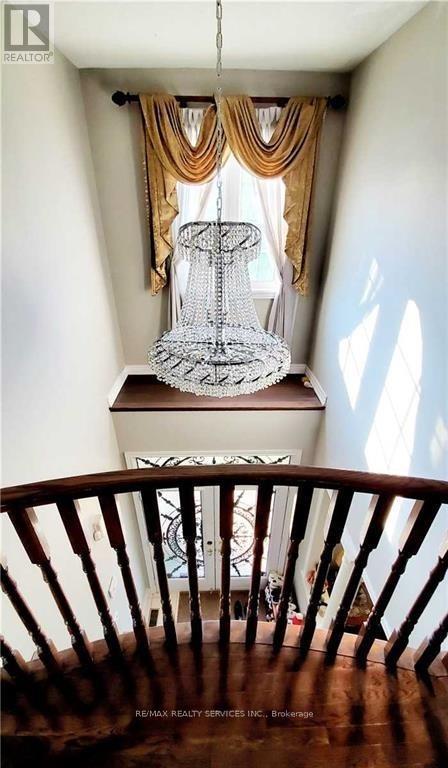 3 Lexington Road, Brampton, Ontario L6P 2A9 - Photo 8 - W12526374