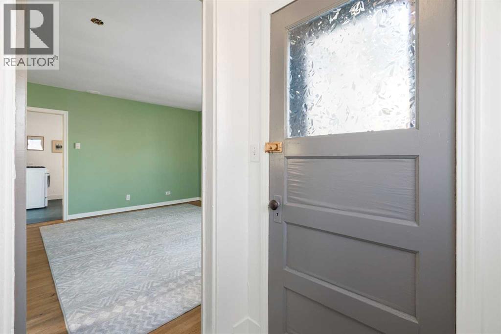 237 6 Avenue Se, High River, Alberta  T1V 1H3 - Photo 5 - A2268488