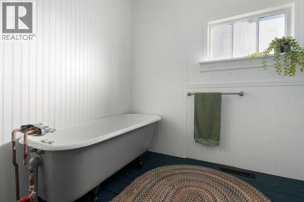 237 6 Avenue Se, High River, Alberta  T1V 1H3 - Photo 13 - A2268488