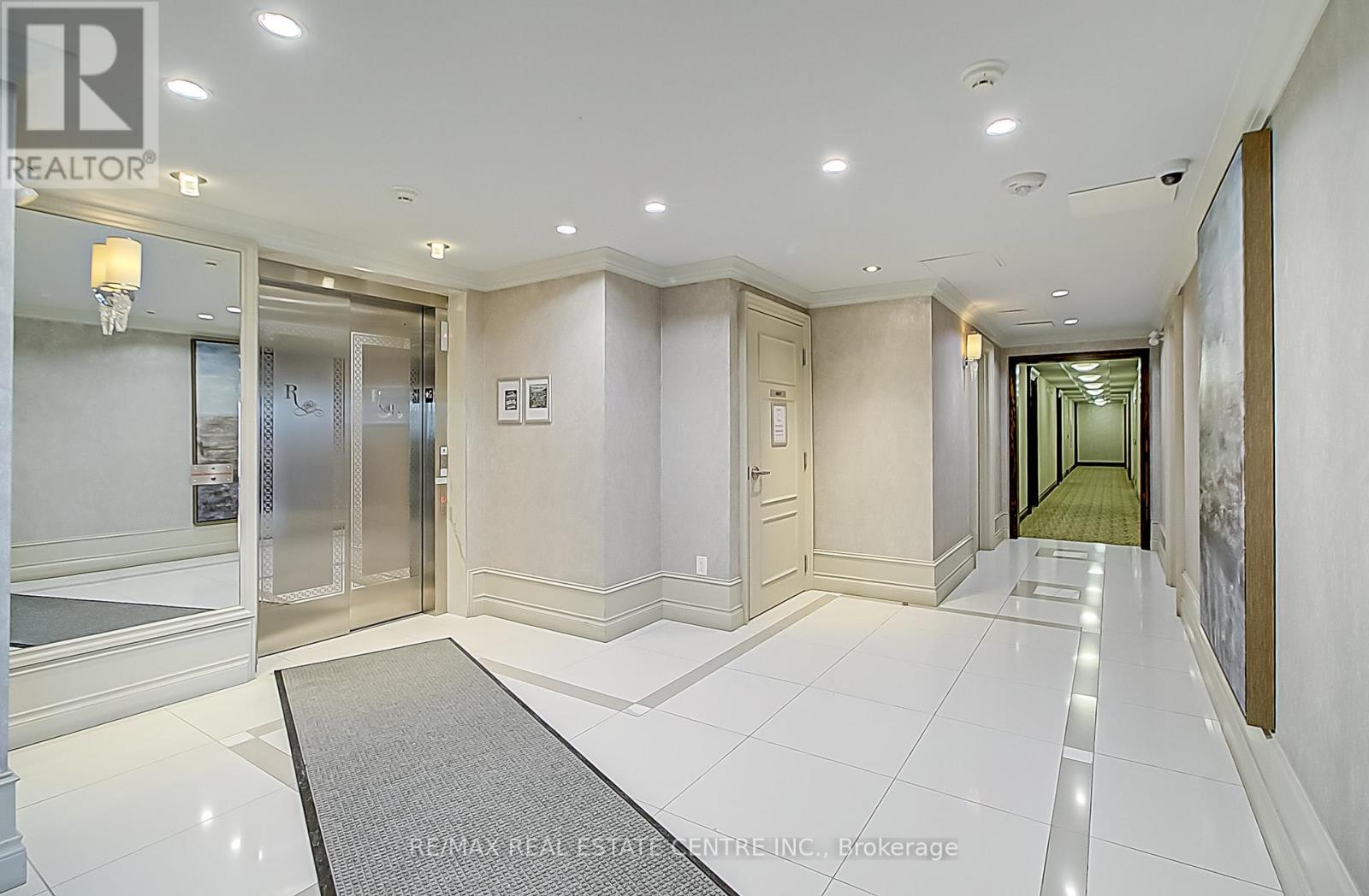 216 - 50 Via Rosedale Way, Brampton, Ontario  L6R 3Z7 - Photo 4 - W12526382