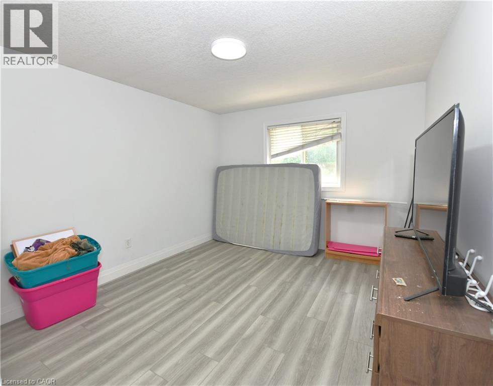 260 Bridlewreath Street, Kitchener, Ontario  N2E 4B4 - Photo 17 - 40777143