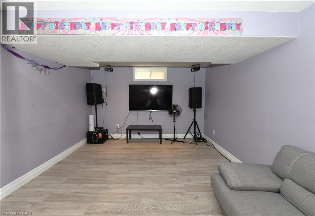 260 Bridlewreath Street, Kitchener, Ontario  N2E 4B4 - Photo 12 - 40777143