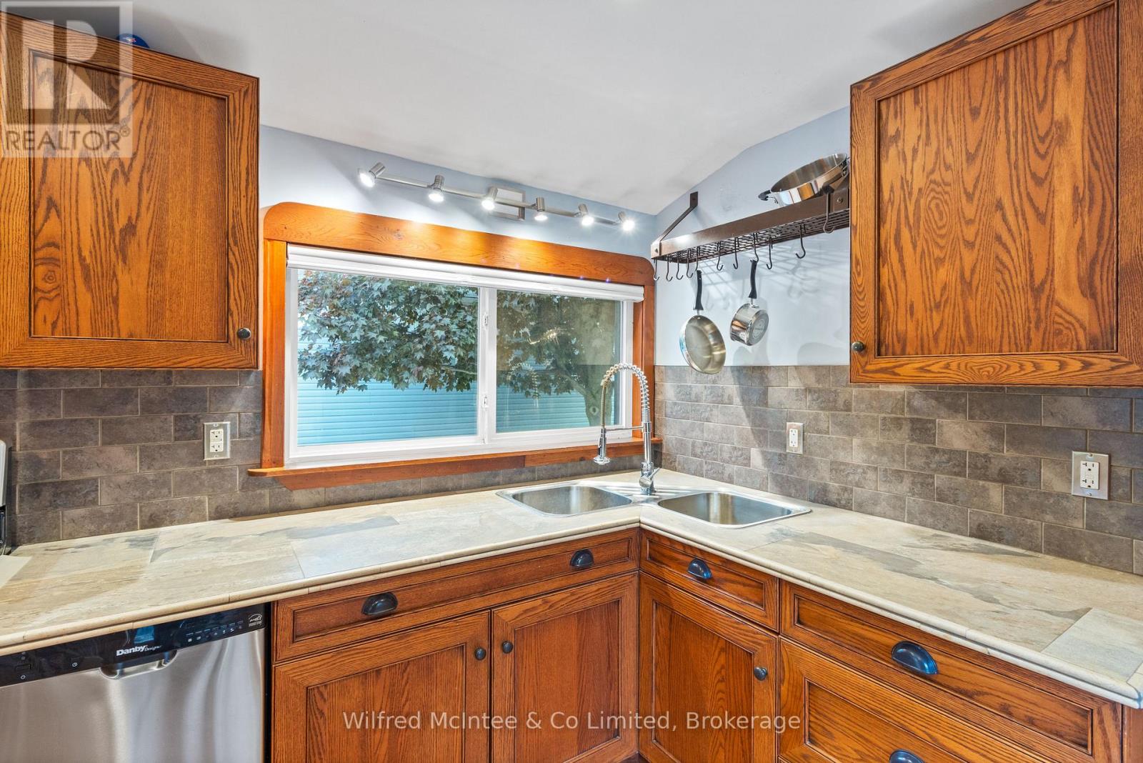 48 Maplewood Boulevard, Kincardine, Ontario  N0G 2T0 - Photo 22 - X12526404