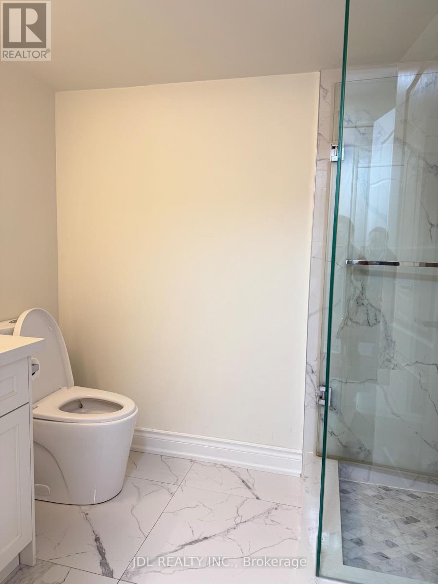 5 English Garden Way, Toronto, Ontario  M2M 4M4 - Photo 11 - C12526394