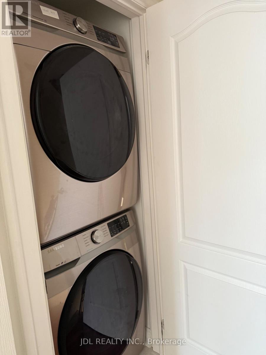 5 English Garden Way, Toronto, Ontario  M2M 4M4 - Photo 12 - C12526394