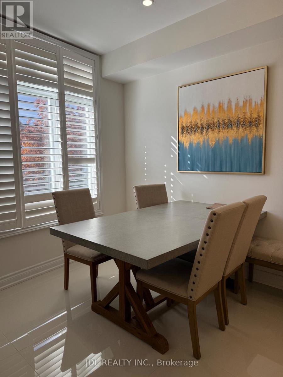 5 English Garden Way, Toronto, Ontario  M2M 4M4 - Photo 3 - C12526394