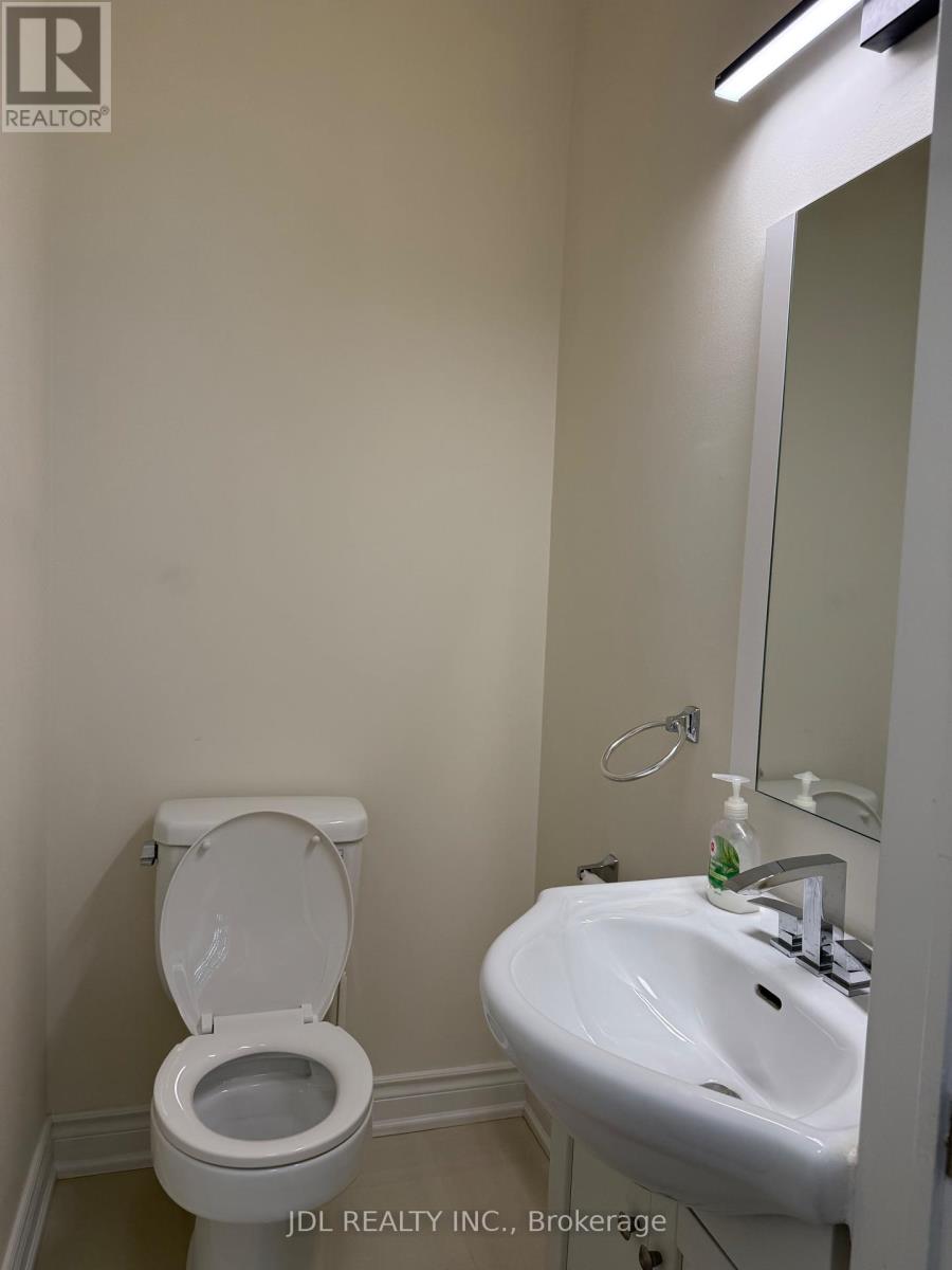 5 English Garden Way, Toronto, Ontario  M2M 4M4 - Photo 7 - C12526394