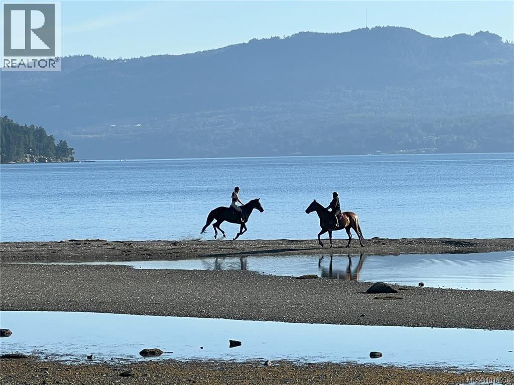 11255 Nitinat Rd, North Saanich, British Columbia  V8L 5R8 - Photo 66 - 1018958