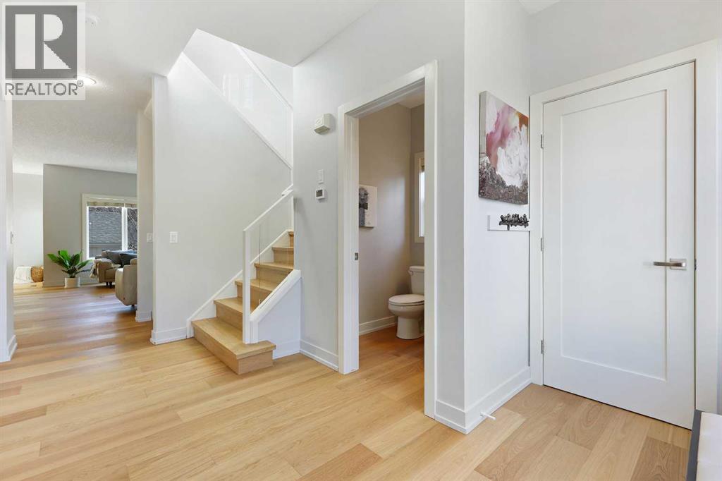 199 Somme Avenue Sw, Calgary, Alberta  T2T 5J8 - Photo 4 - A2266610