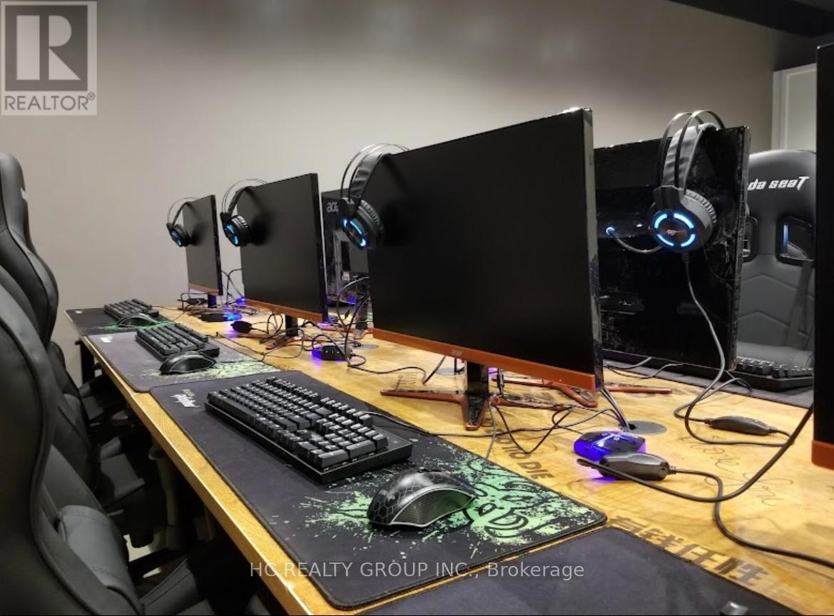 10 - 875 Main Street W, Hamilton, Ontario  L8S 4P9 - Photo 8 - X12526400