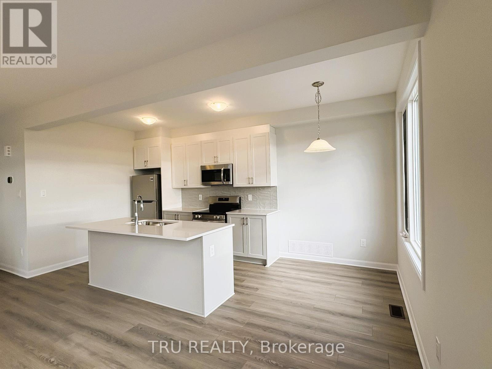 324 Clearpath Private, Ottawa, Ontario K2T 0S6 - Photo 16 - X12526410