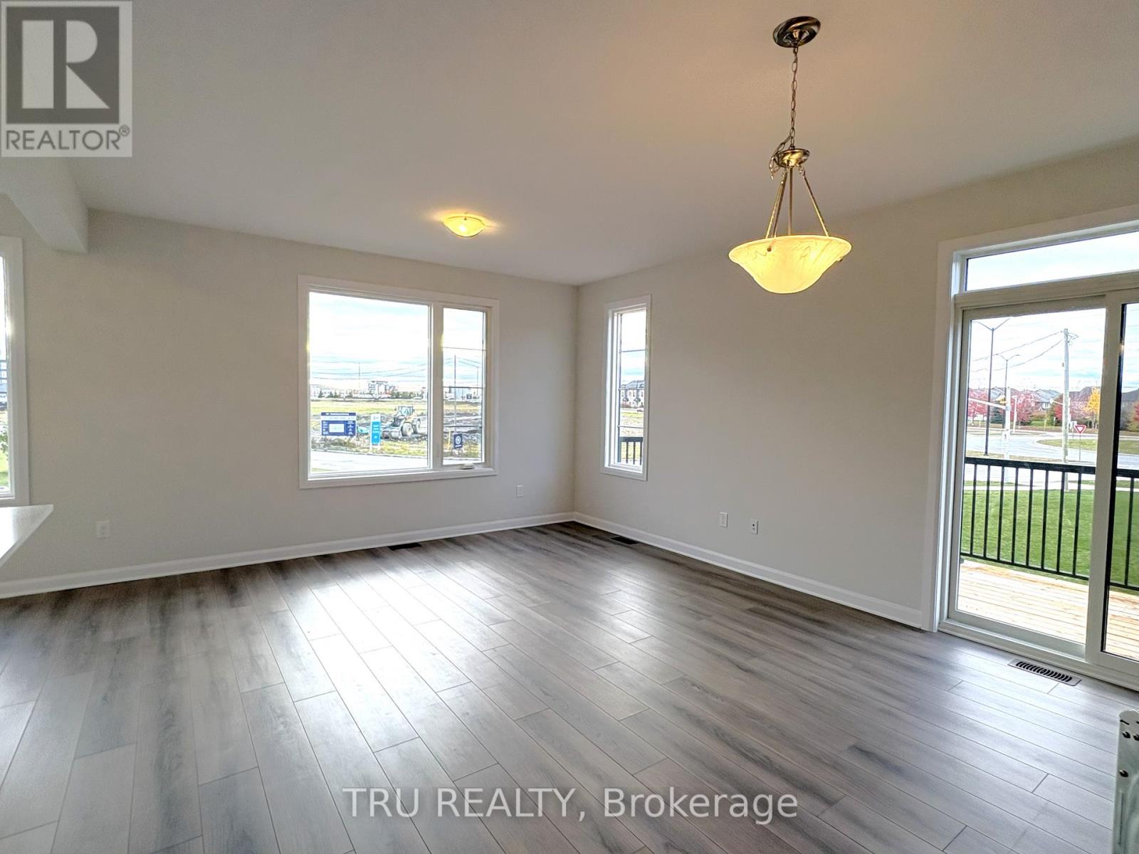 324 Clearpath Private, Ottawa, Ontario K2T 0S6 - Photo 17 - X12526410