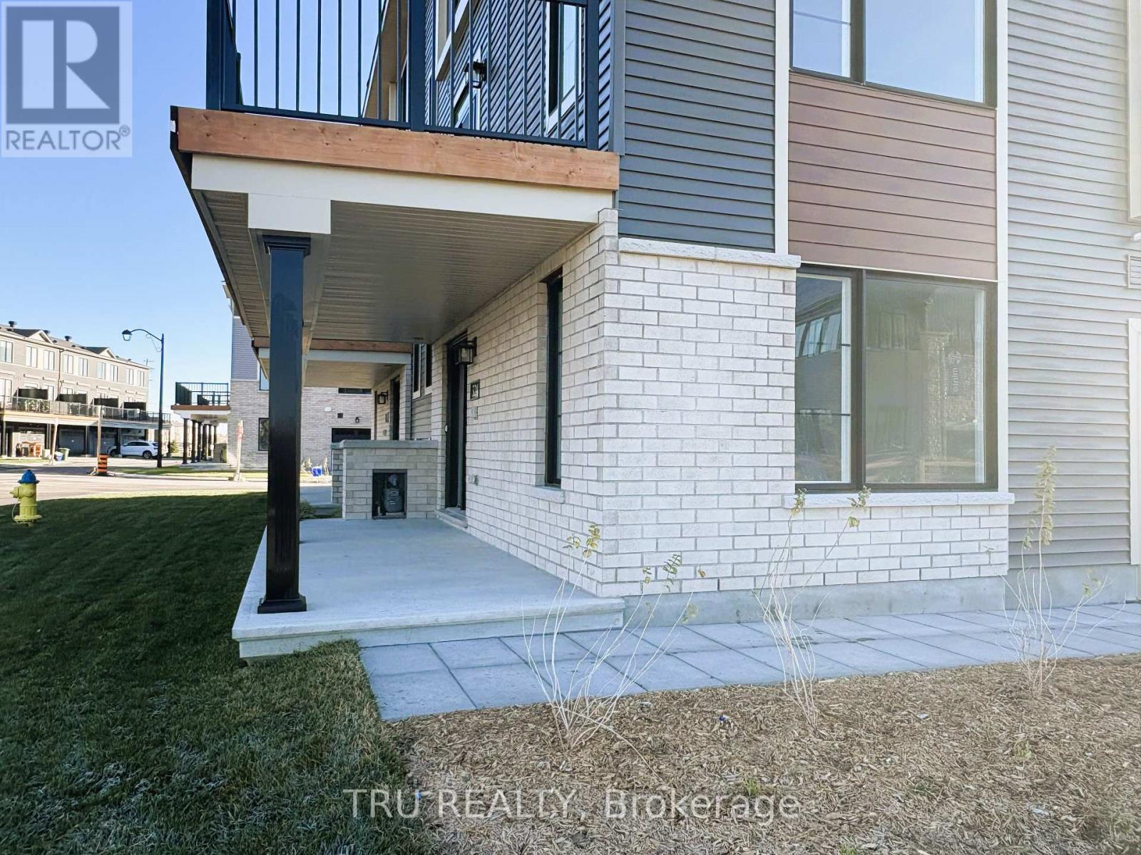 324 Clearpath Private, Ottawa, Ontario K2T 0S6 - Photo 2 - X12526410