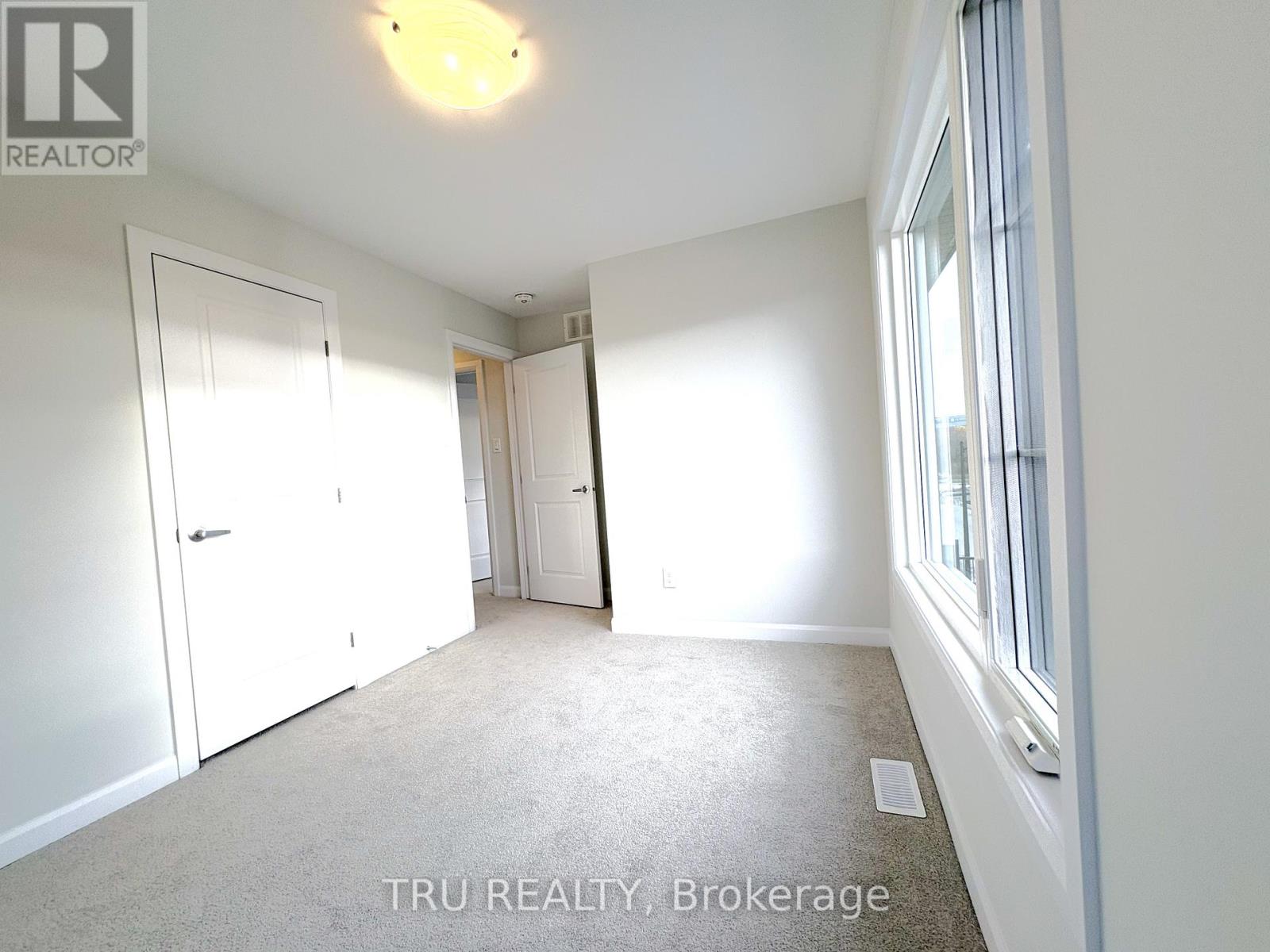 324 Clearpath Private, Ottawa, Ontario K2T 0S6 - Photo 29 - X12526410