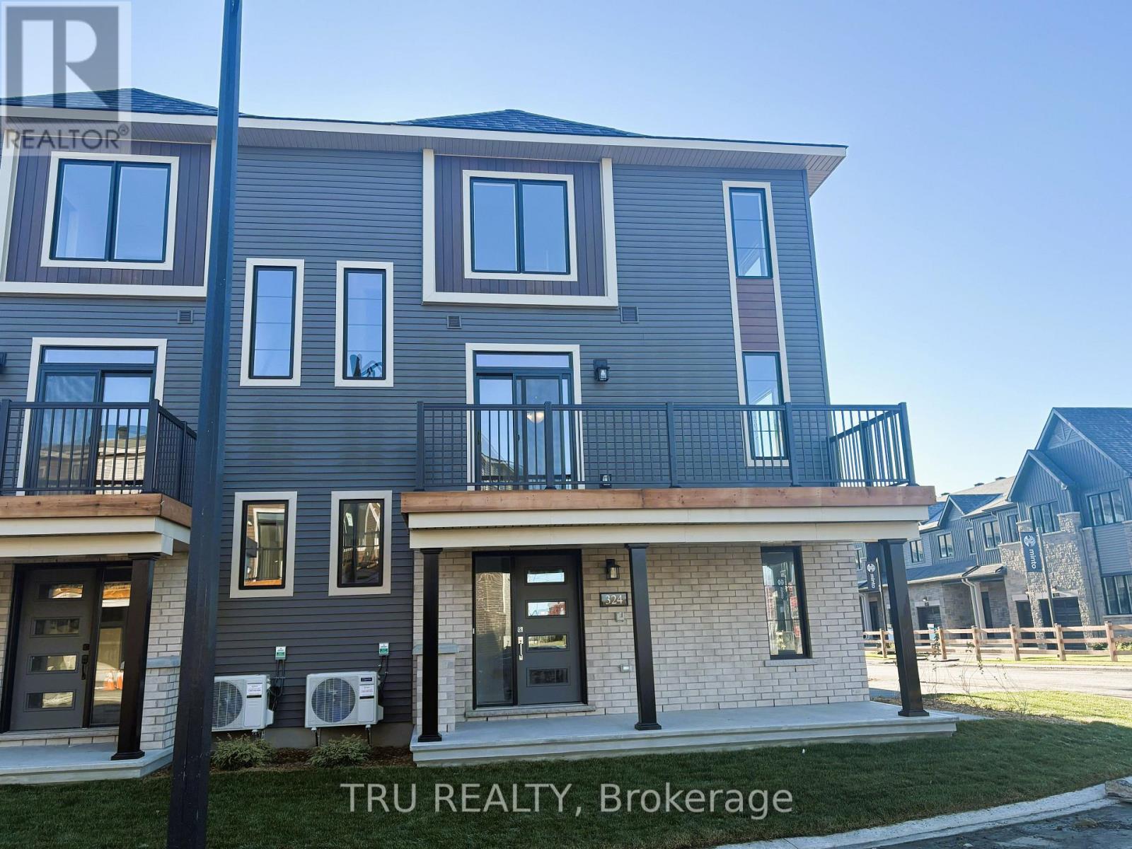 324 Clearpath Private, Ottawa, Ontario K2T 0S6 - Photo 4 - X12526410