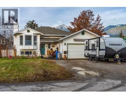 517 12th Street S, golden, British Columbia
