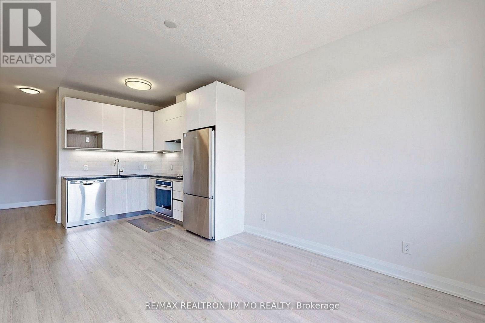 616 - 15 Water Walk Drive, Markham, Ontario  L6G 0G2 - Photo 10 - N12526406