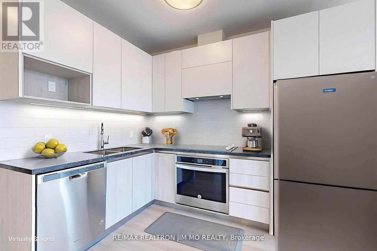 616 - 15 Water Walk Drive, Markham, Ontario  L6G 0G2 - Photo 9 - N12526406