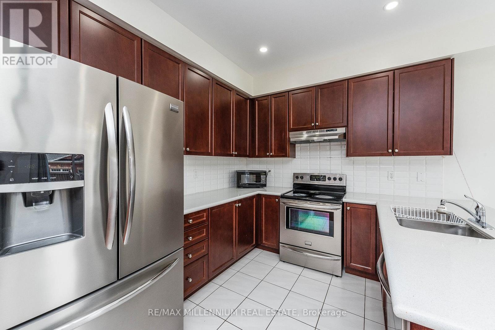 180 Pelee Avenue, Vaughan, Ontario  L4H 3Z9 - Photo 13 - N12526414