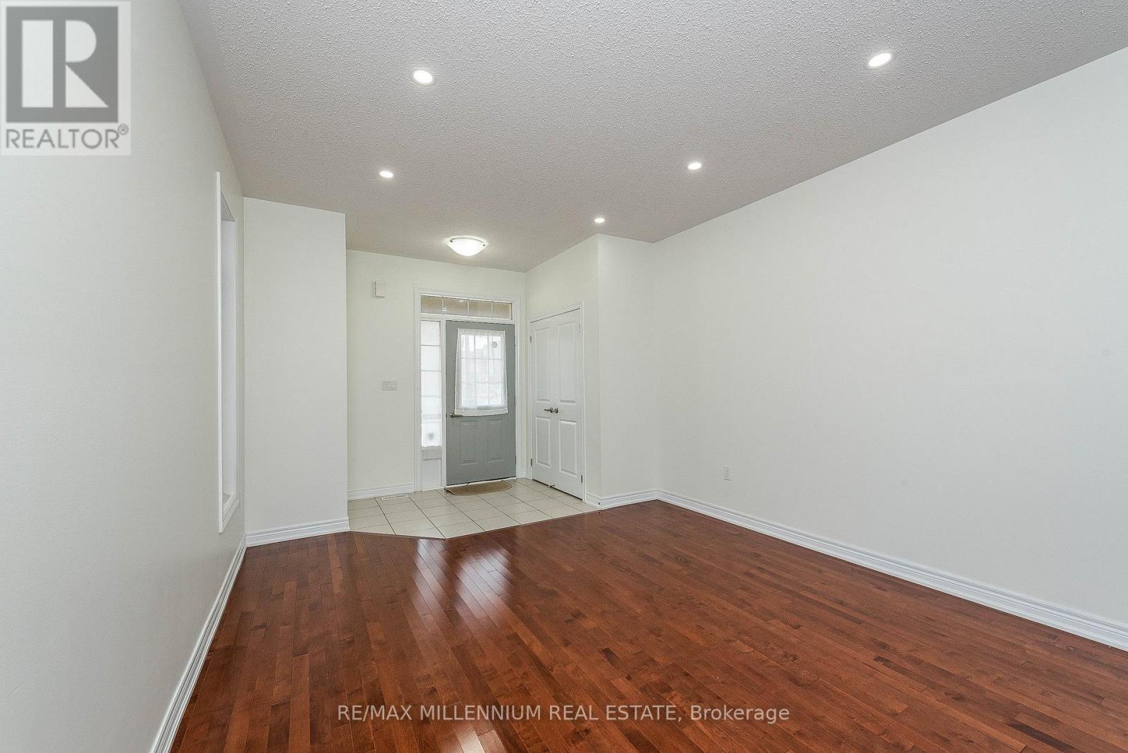 180 Pelee Avenue, Vaughan, Ontario  L4H 3Z9 - Photo 4 - N12526414
