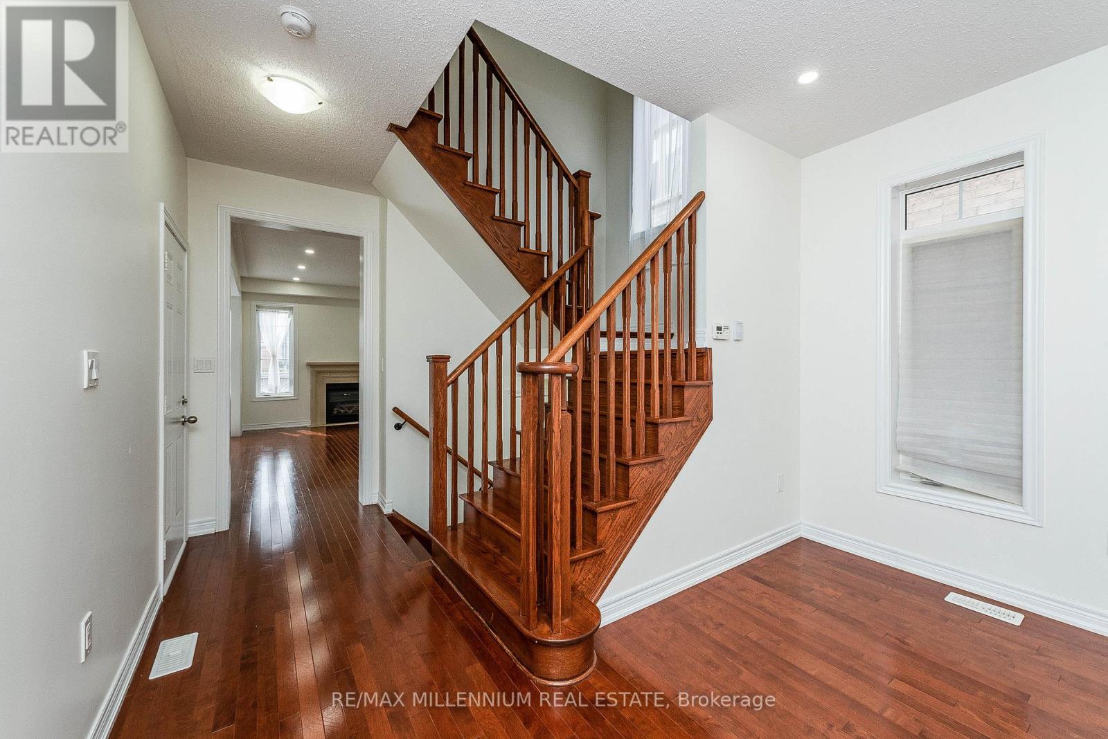 180 Pelee Avenue, Vaughan, Ontario  L4H 3Z9 - Photo 6 - N12526414