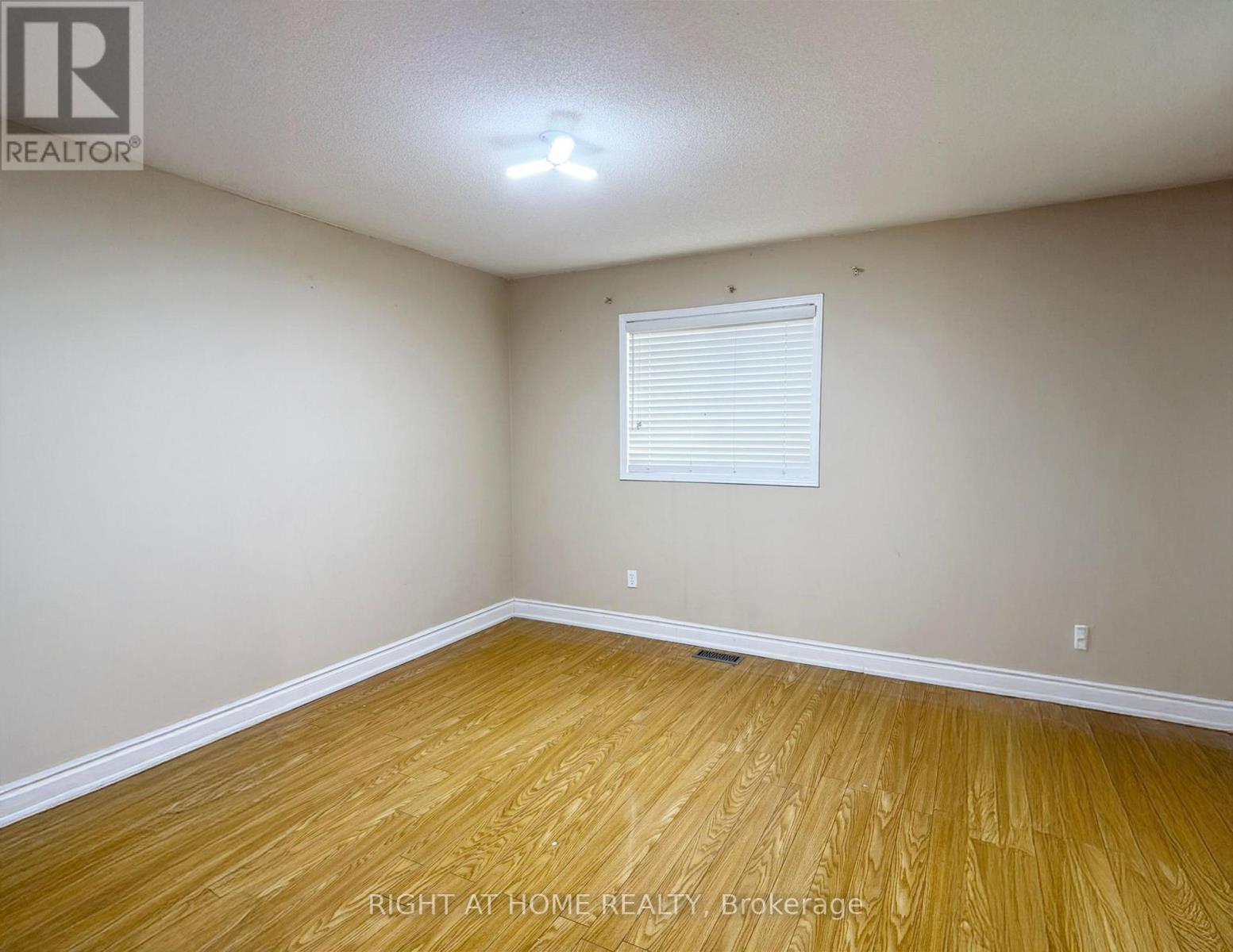 50 Commodore Drive, Brampton, Ontario L6X 0S7 - Photo 14 - W12513156