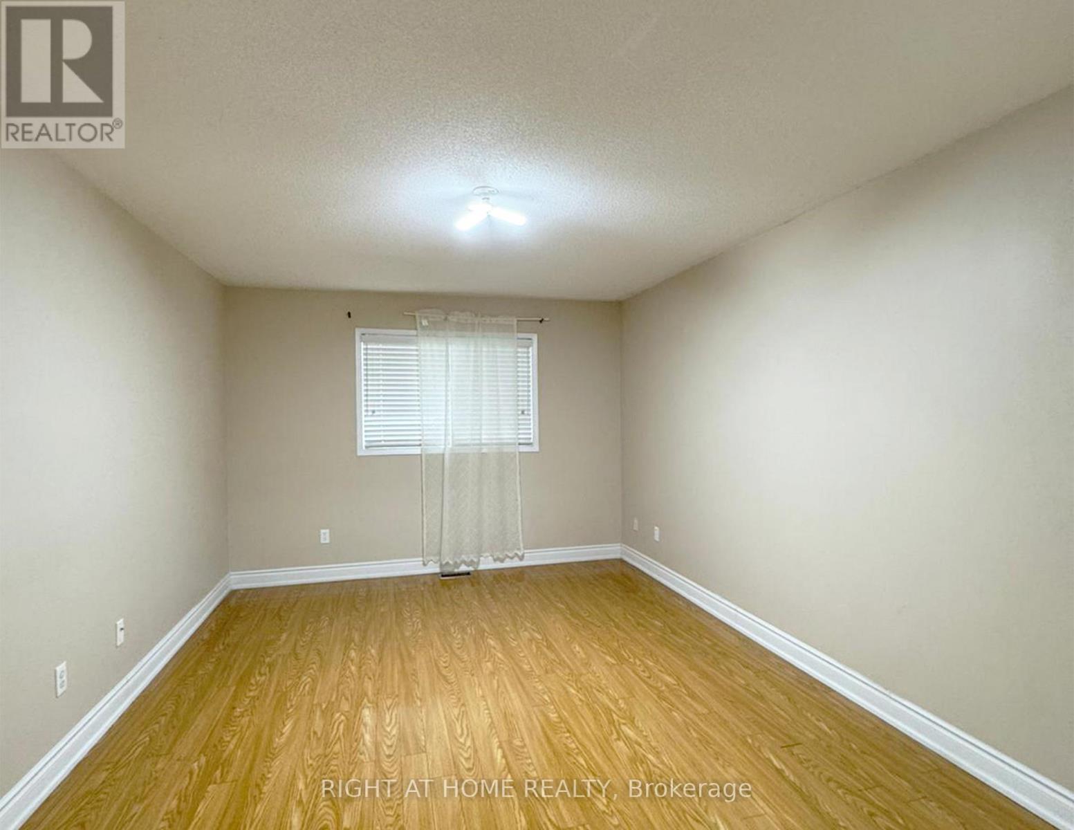 50 Commodore Drive, Brampton, Ontario L6X 0S7 - Photo 11 - W12513156