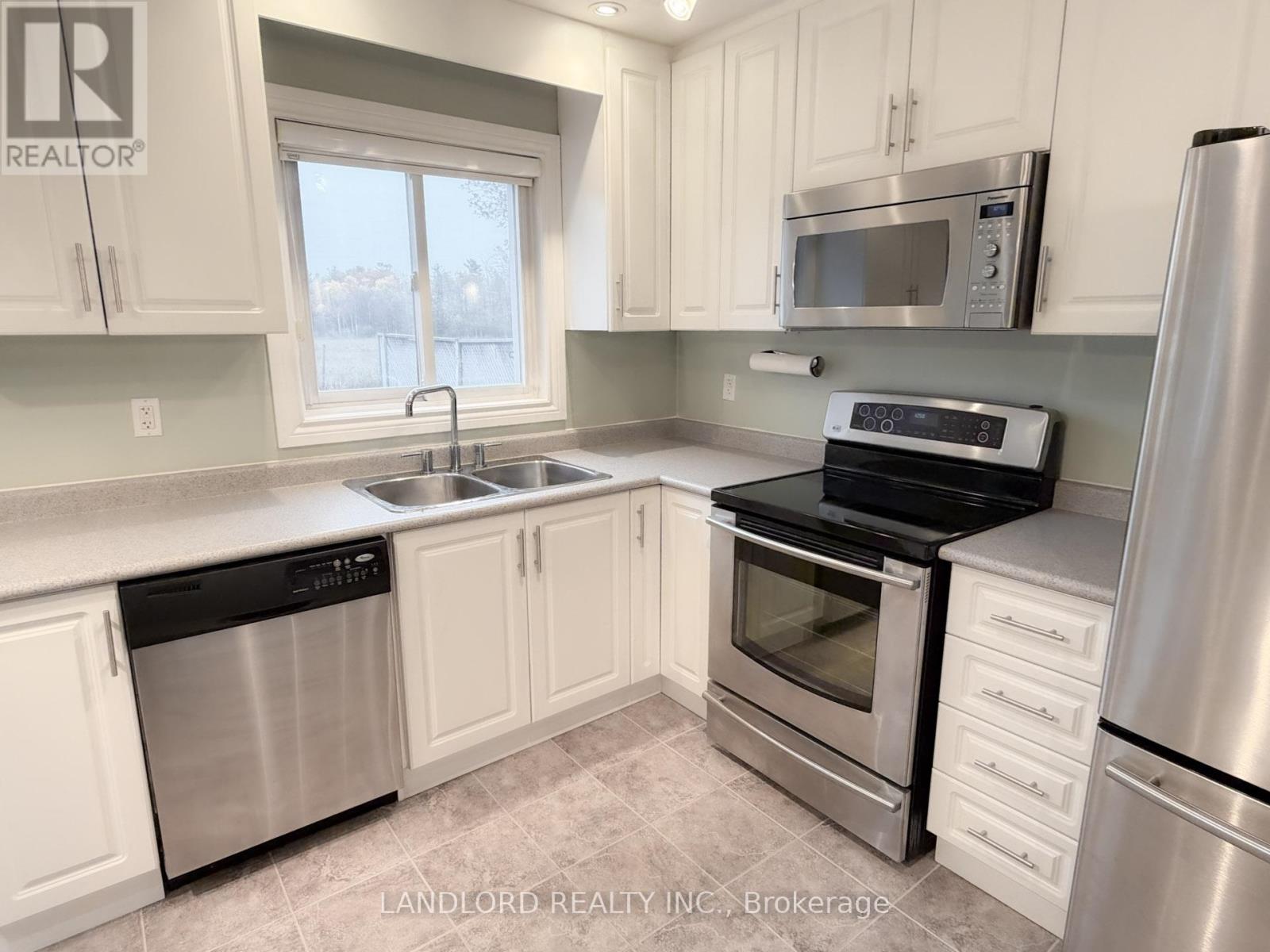 21 Raspberry Road, Toronto, Ontario  M1B 4V7 - Photo 3 - E12526432