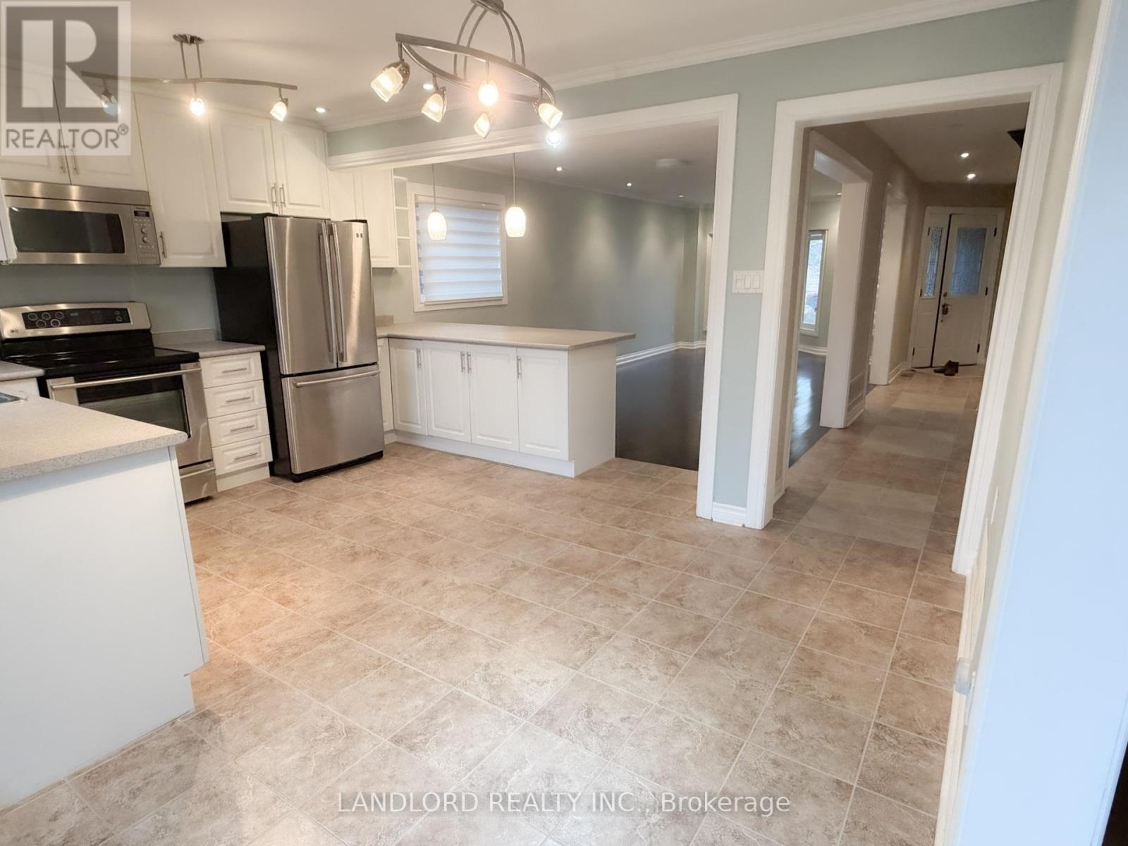 21 Raspberry Road, Toronto, Ontario  M1B 4V7 - Photo 5 - E12526432