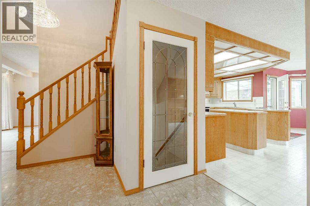 301 Riverview Green, Cochrane, Alberta  T4C 1K5 - Photo 17 - A2267736